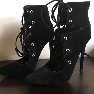 Ankle Black Suede Pumps